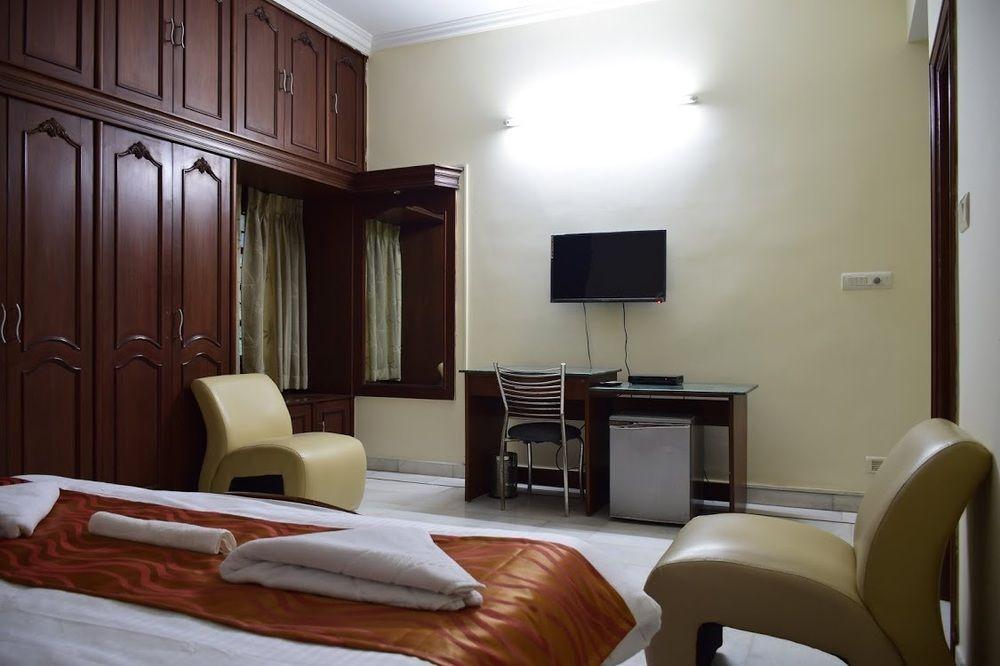 Hotel Alpine Glow Residency Crest Hajdarabad Zewnętrze zdjęcie